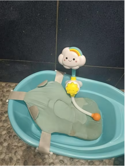 Floating Duck Bath Toy – Water Spraying Fun for Kids